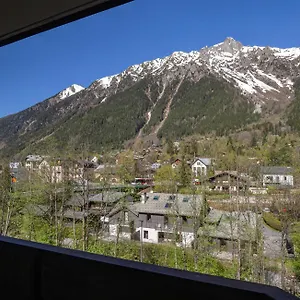Grepon 3a - A Central Haven Apartment